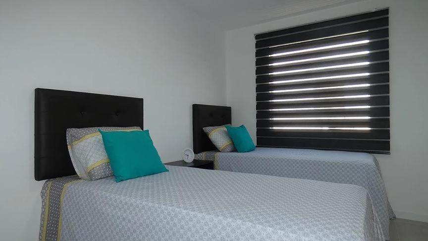 Apto Guarajuba Praia Condominio Porto Smeralda-100 Metros Da Praia 외부 사진